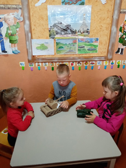 Тематический день мужества «Прохоровское сражение. Память сильнее времени» провели в детском саду.